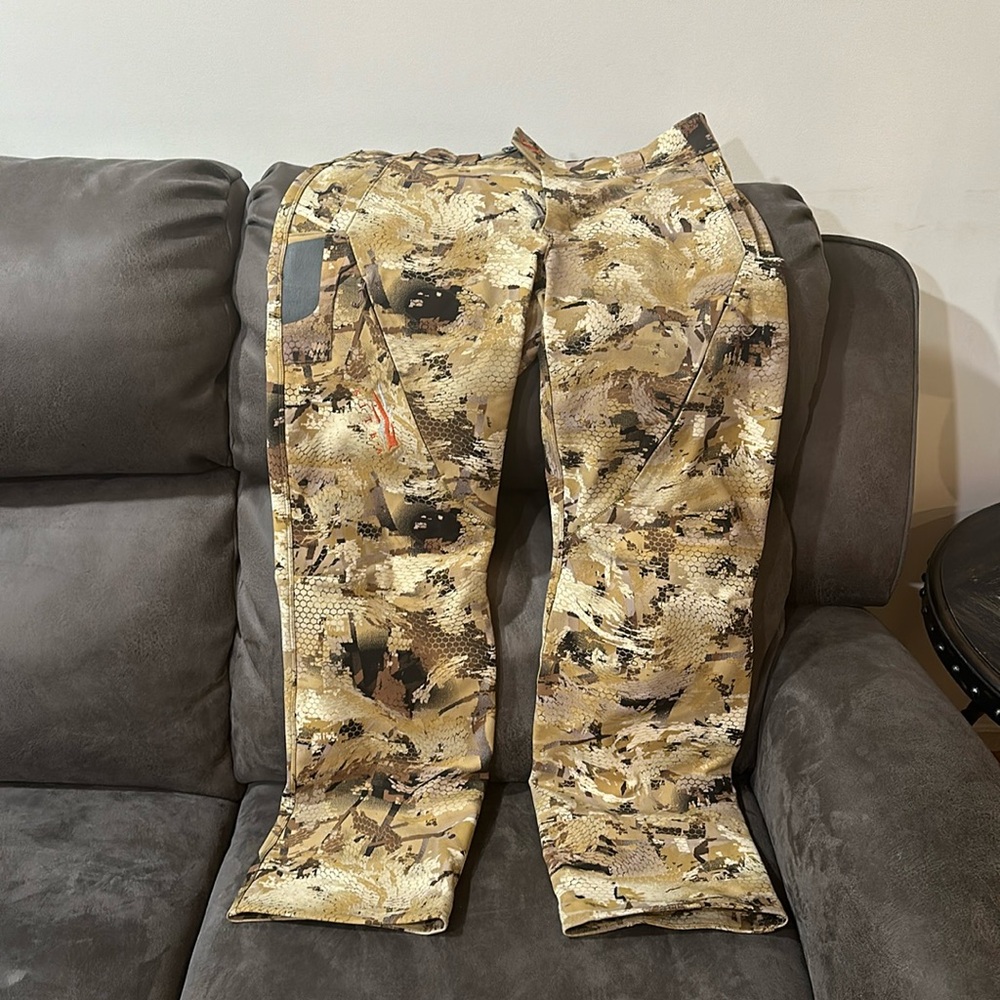 Sitka Dakota Pant. 34R. Men’s. Like new. Optifade Marsh.
